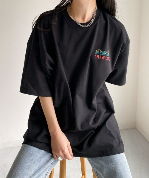 TWN(ティーダブリューエヌ)の「TWN(ティーダブリューエヌ)/Splash Short Sleeve/オーバーサイズ バック ロゴプリント Tシャツ(Tシャツ/カットソー・レディース・ブラック/グリーン/アイボリー・M/L/XL)」の15枚目の写真