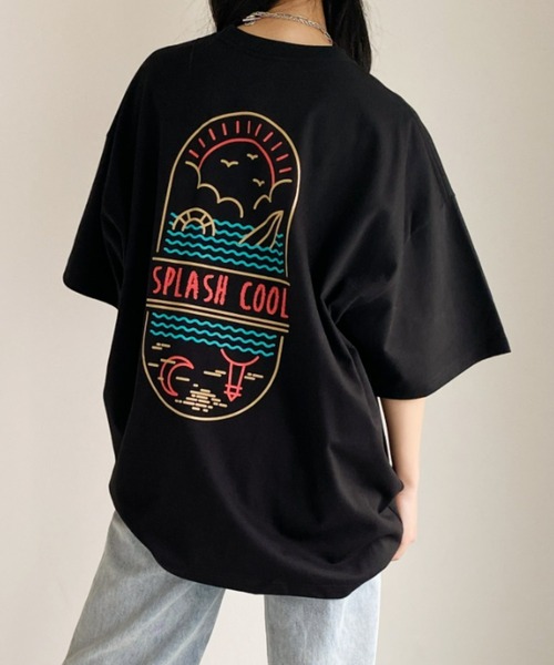 TWN(ティーダブリューエヌ)の「TWN(ティーダブリューエヌ)/Splash Short Sleeve/オーバーサイズ バック ロゴプリント Tシャツ(Tシャツ/カットソー・レディース・ブラック/グリーン/アイボリー・M/L/XL)」の7枚目の写真