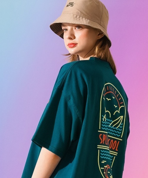 TWN(ティーダブリューエヌ)の「TWN(ティーダブリューエヌ)/Splash Short Sleeve/オーバーサイズ バック ロゴプリント Tシャツ(Tシャツ/カットソー・レディース・ブラック/グリーン/アイボリー・M/L/XL)」の10枚目の写真