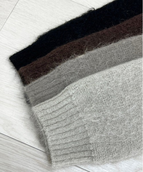 KIIT（キート）の「KIIT キート / KNIT CARDIGAN オーバーサイズ キッドモヘアルーズカーディガン / KIN-K58-801（カーディガン/ボレロ・メンズ・ブラック/アッシュグレー/アイボリー/ブラウン・2/3）」の11枚目の写真