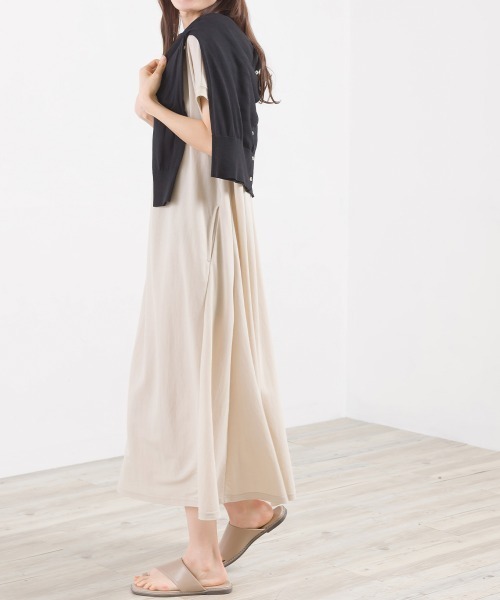 接触冷感レーヨンナイロンボトルネックフレアワンピース