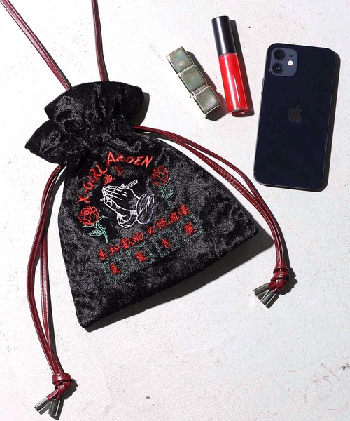 X-girl(エックスガール)の「X-GIRL GARDEN DRAWSTRING BAG/ベロア/巾着 ミニショルダーバッグ(ショルダーバッグ・レディース・ホワイト/ブラック・ONE SIZE)」の13枚目の写真