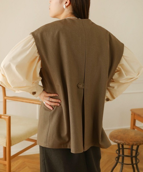 Bab(バブ)の「【セットアップ可能】ノーカラーベスト(ベスト・レディース・ベージュ/カーキ/ブラック・M)」の11枚目の写真