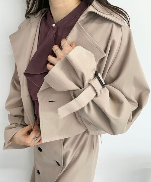 MAJESTIC LEGON（マジェスティックレゴン）の「クラシックショートトレンチコート（トレンチコート・レディース・ブラック/ベージュ/ブラウン・SMALL/MEDIUM）」の14枚目の写真