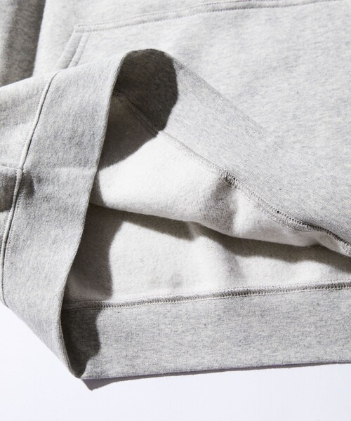 FREAK'S STORE（フリークスストア）の「WEB限定 KELTY×FREAK'S STORE/ケルティ 別注 ワンポイント ヴィンテージロゴ プルオーバーパーカー/フーディー/ビッグシルエット（パーカー・メンズ・ブラック/ダークグリーン/グレー/オフホワイト/グレイッシュブルー・SMALL/MEDIUM/LARGE/X-LARGE）」の11枚目の写真