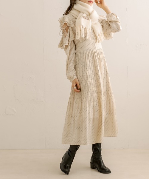 OLIVE des OLIVE(オリーブデオリーブ)の「【WEB限定カラ―あり】タグ付きブークレマフラー(マフラー・レディース・ブラック/サックスブルー/グレー/オフホワイト/ピンク・FREE)」の11枚目の写真