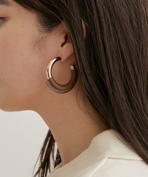 VIS（ビス）の「フェイクレザーフープピアス（ピアス（両耳用）・レディース・ブラウン/キナリ・FREE）」の8枚目の写真