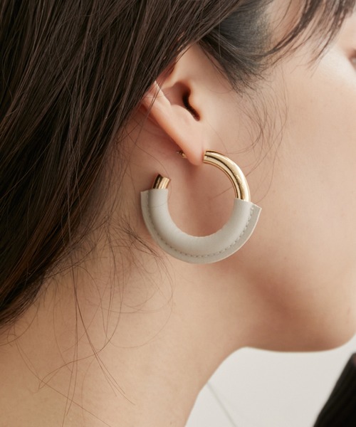 VIS（ビス）の「フェイクレザーフープピアス（ピアス（両耳用）・レディース・ブラウン/キナリ・FREE）」の18枚目の写真