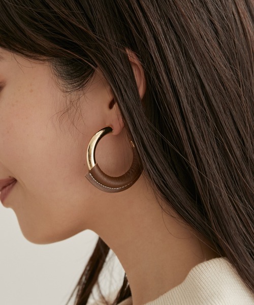 VIS（ビス）の「フェイクレザーフープピアス（ピアス（両耳用）・レディース・ブラウン/キナリ・FREE）」の17枚目の写真