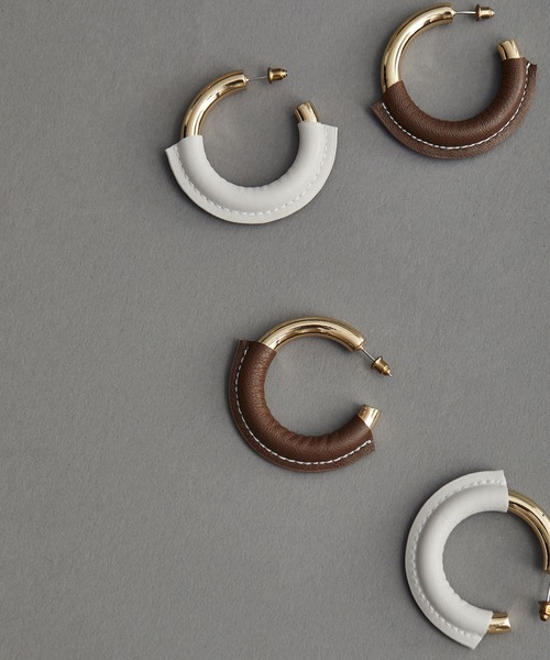 VIS（ビス）の「フェイクレザーフープピアス（ピアス（両耳用）・レディース・ブラウン/キナリ・FREE）」の12枚目の写真