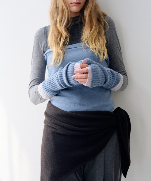 ASAUCE MELER(アソースメレ)の「【ASAUCE MELER】シームレス トライアングル カシミヤニットストール / AM25F-ST205(ストール/ショール・レディース・ベージュ/グレイッシュベージュ/グレー/アイボリー/ピンク/ライトグレー/チャコールグレー/ダークブラウン/グレー系その他/ブルー・FREE)」の14枚目の写真