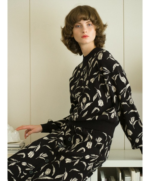 Te chichi TERRASSE（テチチテラス）の「花柄ジャカードニット(セットアップ可)（ニット/セーター・レディース・ブラック/モカ/ネイビー・ﾌﾘ-）」の2枚目の写真