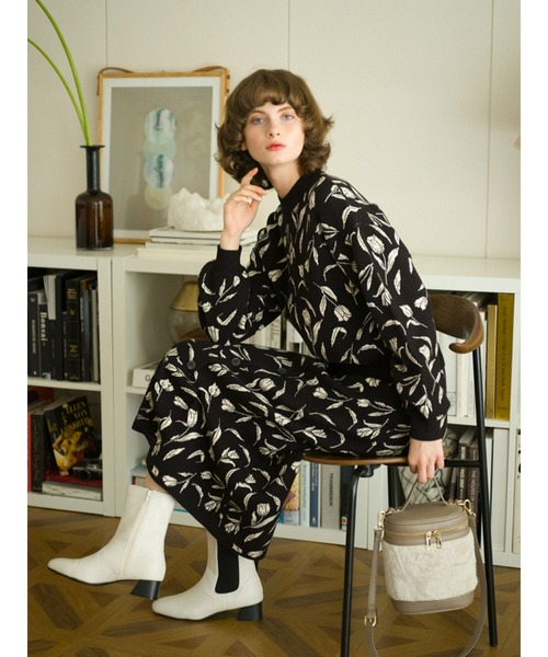 Te chichi TERRASSE（テチチテラス）の「花柄ジャカードニット(セットアップ可)（ニット/セーター・レディース・ブラック/モカ/ネイビー・ﾌﾘ-）」の7枚目の写真