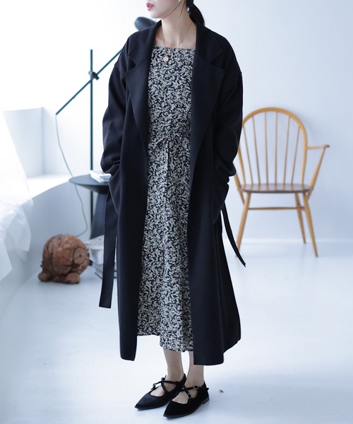 Doula Doula(ドゥーラドゥーラ)の「サイドスリットテーラードロングコート(ダウンジャケット/コート・レディース・ブルー/グレイッシュベージュ/ブラック・FREE)」の3枚目の写真