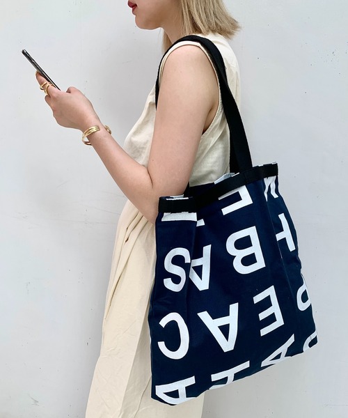 EPICKS（エピックス）の「アルファベットロゴプリントA4トートバッグ