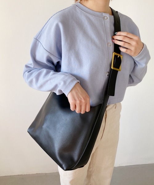 thank U more（サンキューモア）の「フェイクレザー ワンショルダーバッグ 【ストラップ長さ調整対応】（ショルダーバッグ・レディース・ブラック/ブラウン・FREE）」の6枚目の写真