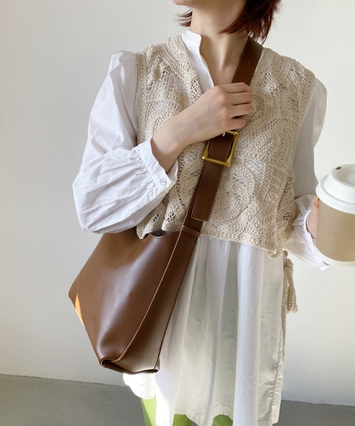 thank U more（サンキューモア）の「フェイクレザー ワンショルダーバッグ 【ストラップ長さ調整対応】（ショルダーバッグ・レディース・ブラック/ブラウン・FREE）」の13枚目の写真