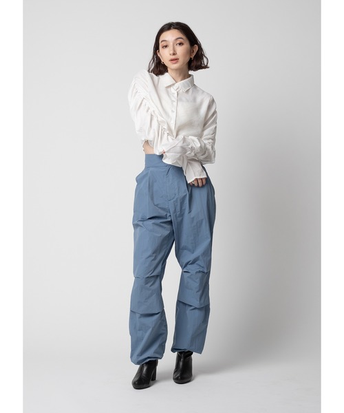 Adoon plain（アドーンプレーン）の「袖コンシャスブラウス（シャツ/ブラウス・レディース・オフホワイト/ライトブルー/ブラック・FREE）」の7枚目の写真