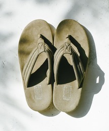 スエードトングサンダル