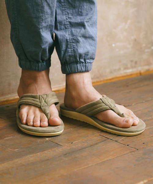 BAYFLOW（ベイフロー）の「スエードトングサンダル（サンダル・メンズ・ベージュ/グリーン/ブラック/グレー・SMALL/MEDIUM）」の5枚目の写真