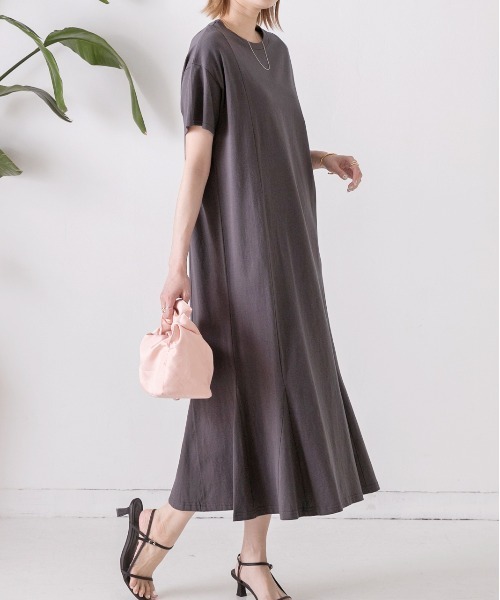 ad thie(アドティエ)の「マーメイド ロング ワンピース(ワンピース・レディース・ブラウン/ライトベージュ/モカ/チャコール/ダークブラウン/ブラック/ベージュ/ピンク/ダークグリーン/ブルーグレー・FREE/LL)」の4枚目の写真