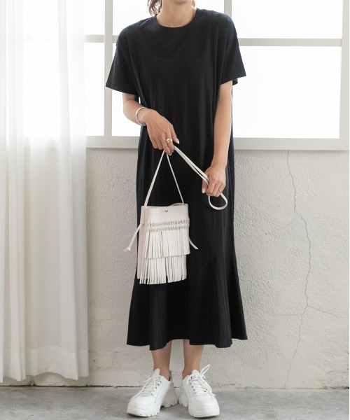 ad thie(アドティエ)の「マーメイド ロング ワンピース(ワンピース・レディース・ブラウン/ライトベージュ/モカ/チャコール/ダークブラウン/ブラック/ベージュ/ピンク/ダークグリーン/ブルーグレー・FREE/LL)」の2枚目の写真