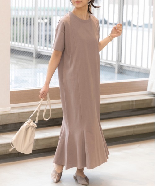 ad thie(アドティエ)の「マーメイド ロング ワンピース(ワンピース・レディース・ブラウン/ライトベージュ/モカ/チャコール/ダークブラウン/ブラック/ベージュ/ピンク/ダークグリーン/ブルーグレー・FREE/LL)」の6枚目の写真