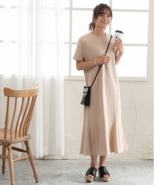 ad thie(アドティエ)の「マーメイド ロング ワンピース(ワンピース・レディース・ブラウン/ライトベージュ/モカ/チャコール/ダークブラウン/ブラック/ベージュ/ピンク/ダークグリーン/ブルーグレー・FREE/LL)」の21枚目の写真