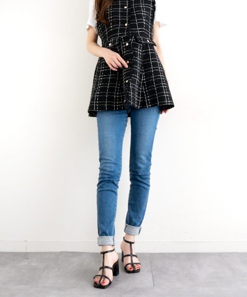 Fabby fabby(ファビィーファビィー)の「ストラップボリュームヒールサンダル(サンダル・レディース・ブラック/イエロー/オフホワイト/シルバー・LARGE/MEDIUM/SMALL)」の14枚目の写真