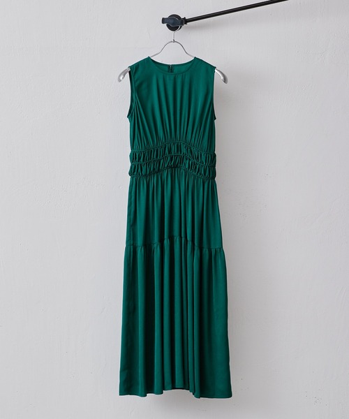 Lui's(ルイス)の「シャーリングノースリーブロングワンピース(ワンピース・レディース・グリーン/ブラック・FREE)」の1枚目の写真