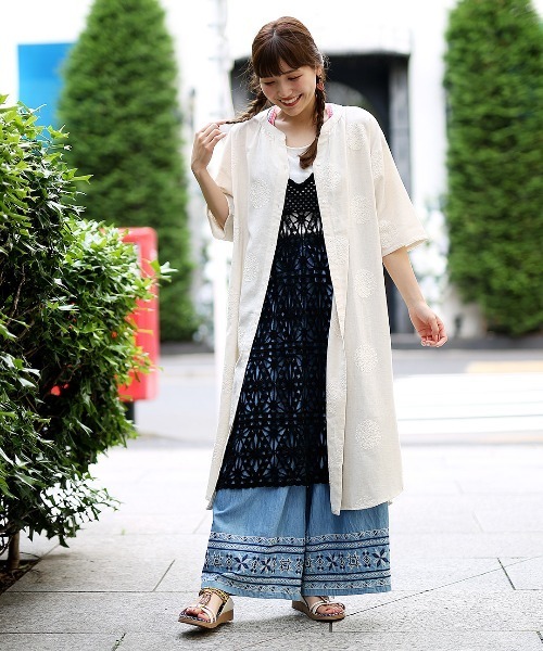 チチカカ(チチカカ)の「PORINA ドット刺繍プラムワンピース【WEB限定】(シャツワンピース・レディース・チャコールグレー/ナチュラル/ライトブルー/オリーブ・FREE)」の9枚目の写真