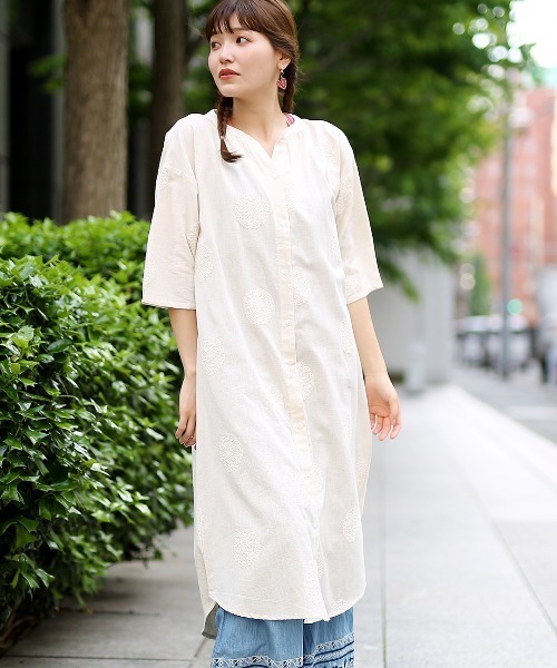 チチカカ(チチカカ)の「PORINA ドット刺繍プラムワンピース【WEB限定】(シャツワンピース・レディース・チャコールグレー/ナチュラル/ライトブルー/オリーブ・FREE)」の10枚目の写真
