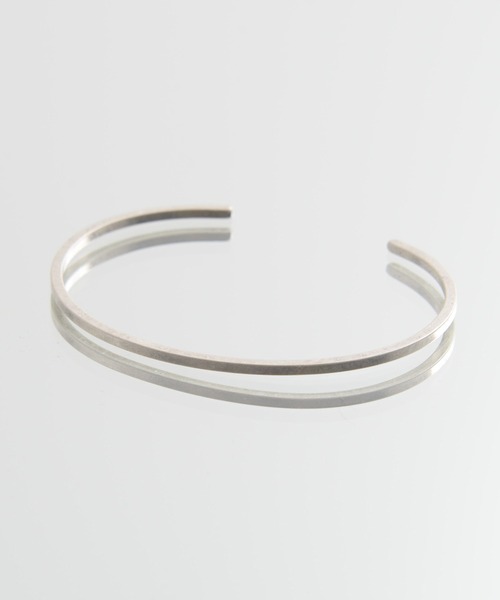 Revo.（レボ）の「Revo. ブラス 真鍮 バングル アソートデザイン 刻印/叩き/ねじれ/プレーン［巾着袋付き］（バングル/リストバンド・メンズ・シルバー系その他/ゴールド系1/ゴールド系その他3/ゴールド系その他2/シルバー系その他2/シルバー系その他3/シルバー/ゴールド系/ゴールド系その他/ゴールド・FREE）」の3枚目の写真