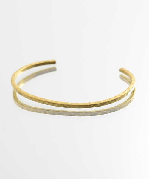 Revo.（レボ）の「Revo. ブラス 真鍮 バングル アソートデザイン 刻印/叩き/ねじれ/プレーン［巾着袋付き］（バングル/リストバンド・メンズ・シルバー系その他/ゴールド系1/ゴールド系その他3/ゴールド系その他2/シルバー系その他2/シルバー系その他3/シルバー/ゴールド系/ゴールド系その他/ゴールド・FREE）」の8枚目の写真