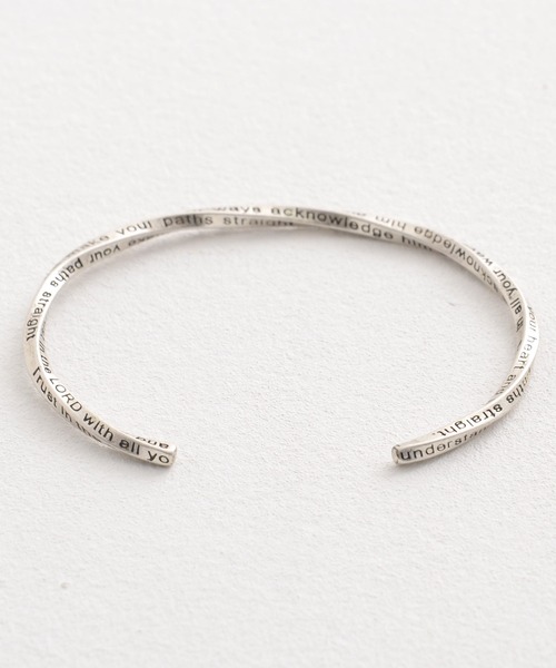 Revo.（レボ）の「Revo. ブラス 真鍮 バングル アソートデザイン 刻印/叩き/ねじれ/プレーン［巾着袋付き］（バングル/リストバンド・メンズ・シルバー系その他/ゴールド系1/ゴールド系その他3/ゴールド系その他2/シルバー系その他2/シルバー系その他3/シルバー/ゴールド系/ゴールド系その他/ゴールド・FREE）」の14枚目の写真