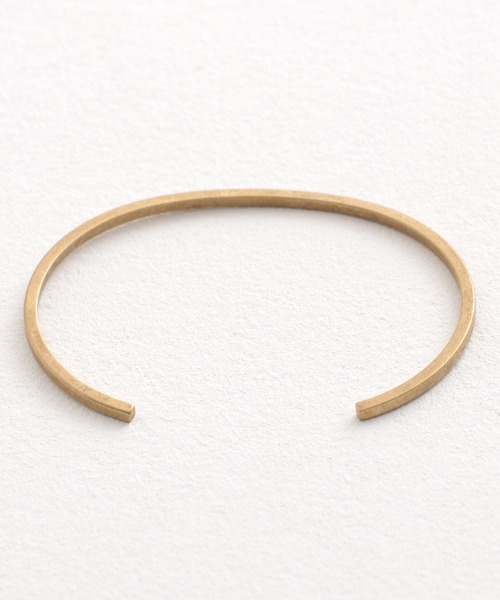 Revo.（レボ）の「Revo. ブラス 真鍮 バングル アソートデザイン 刻印/叩き/ねじれ/プレーン［巾着袋付き］（バングル/リストバンド・メンズ・シルバー系その他/ゴールド系1/ゴールド系その他3/ゴールド系その他2/シルバー系その他2/シルバー系その他3/シルバー/ゴールド系/ゴールド系その他/ゴールド・FREE）」の15枚目の写真