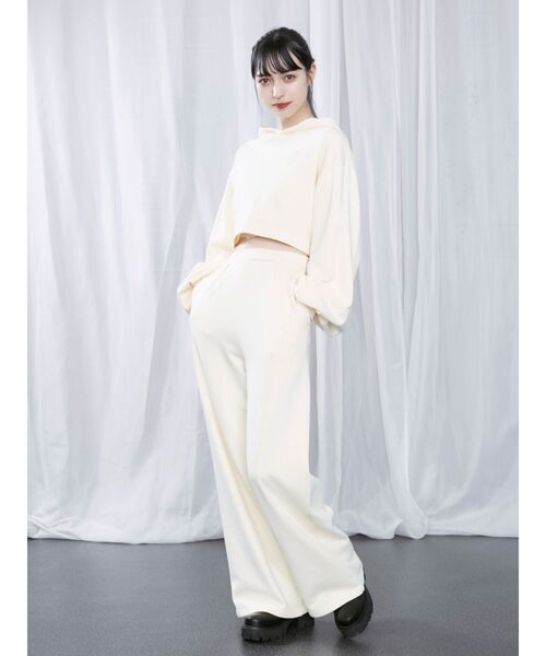 EATME（イートミー）の「タックフレアパンツ（セットアップ可能）（その他パンツ・レディース・ブラック/グリーン/アイボリー・FREE）」の5枚目の写真