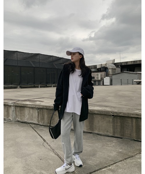 DEVICE(デバイス)の「ビッグシルエット シンプル 無地 スウェット トレーナー パーカー(パーカー・レディース・ブラック/グレー・FREE)」の3枚目の写真