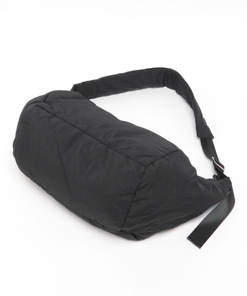 niko and...（ニコアンド）の「オリジナルBIGパフショルダーバッグ（ショルダーバッグ・レディース・ブラック/イエロー×ブラック/パープル・0）」の12枚目の写真