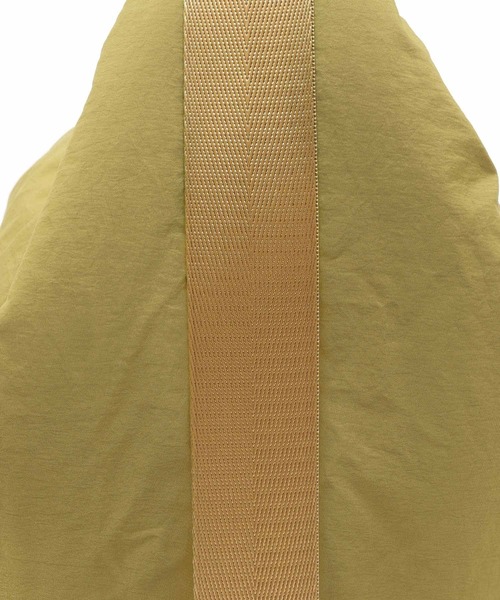 niko and...（ニコアンド）の「オリジナルBIGパフショルダーバッグ（ショルダーバッグ・レディース・ブラック/イエロー×ブラック/パープル・0）」の20枚目の写真