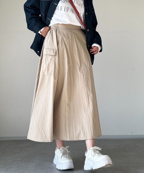 un dix cors(アンディコール)の「《WEB限定》サイドポケットフレアスカート(スカート・レディース・グリーン/ベージュ/ブラック・FREE)」の1枚目の写真