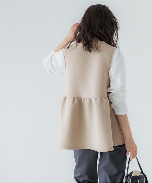 coca(coca)(コカ)の「\新色追加/ダンボールニットパールボタンギャザーベスト(ベスト・レディース・ブラック/ライトベージュ・L/M)」の14枚目の写真