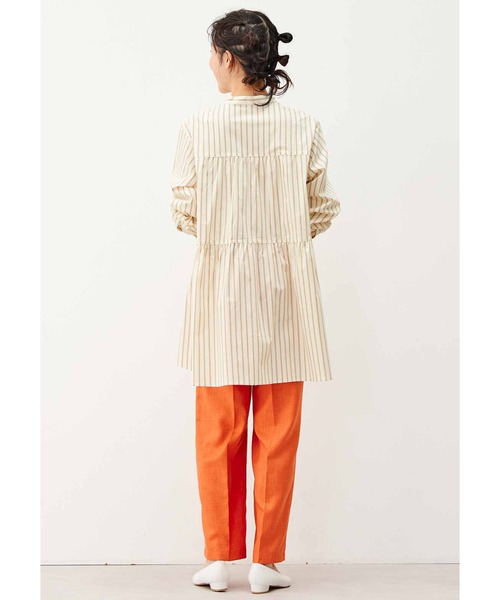 Live in comfort（リブインコンフォート）の「リブ　イン　コンフォート　パール調ボタンで品よくかわいい　後ろギャザーのひらりフレアーシャツチュニック（シャツ/ブラウス・レディース・オレンジ/ブラック/ベージュ系その他/パープル・XX-LARGE/LARGE/MEDIUM/X-LARGE/SMALL/XXX-LARGE）」の16枚目の写真