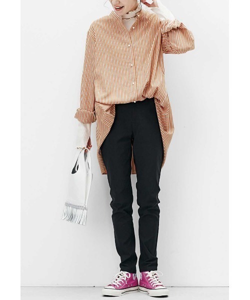 Live in comfort（リブインコンフォート）の「リブ　イン　コンフォート　パール調ボタンで品よくかわいい　後ろギャザーのひらりフレアーシャツチュニック（シャツ/ブラウス・レディース・オレンジ/ブラック/ベージュ系その他/パープル・XX-LARGE/LARGE/MEDIUM/X-LARGE/SMALL/XXX-LARGE）」の21枚目の写真