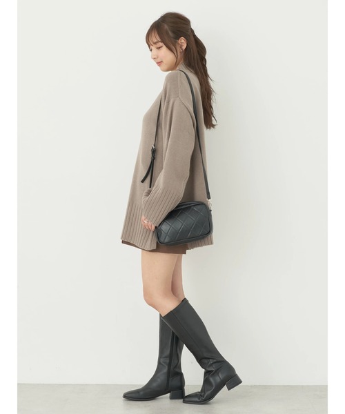 earth music&ecology(アースミュージックアンドエコロジー)の「アンチピリングリブハイネックチュニック(チュニック・レディース・ブルー/ブラック/グレイッシュベージュ/アイボリー・FREE)」の9枚目の写真