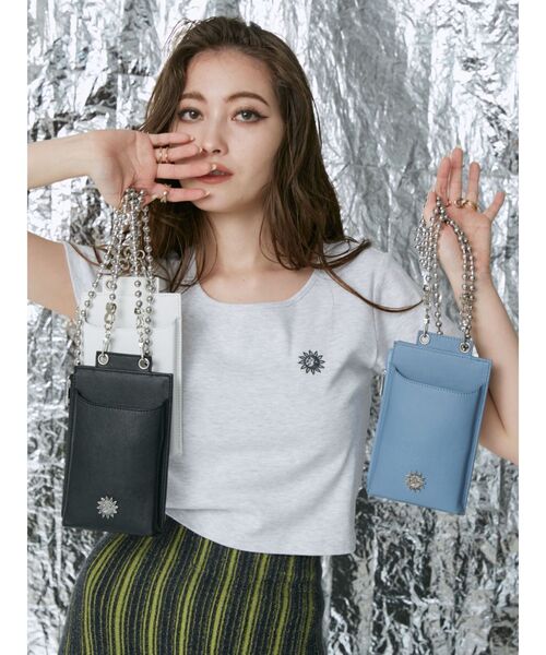 EVRIS（エヴリス）の「チェーンミニショルダーBAG（ショルダーバッグ・レディース・ブラック/ホワイト/ブルー・FREE）」の4枚目の写真