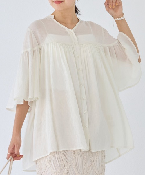 LAVEANGE（ラビアンジェ）の「ギャザーフレアブラウス（シャツ/ブラウス・レディース・アイボリー/ブラック/ブラウン・4L/3L/LL/M/5L）」の2枚目の写真