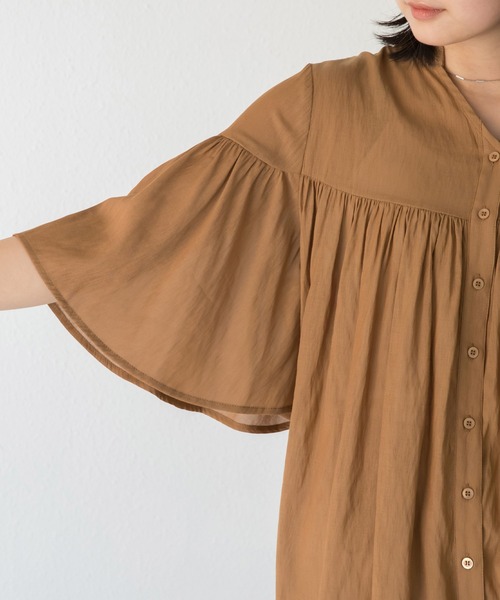 LAVEANGE（ラビアンジェ）の「ギャザーフレアブラウス（シャツ/ブラウス・レディース・アイボリー/ブラック/ブラウン・4L/3L/LL/M/5L）」の9枚目の写真