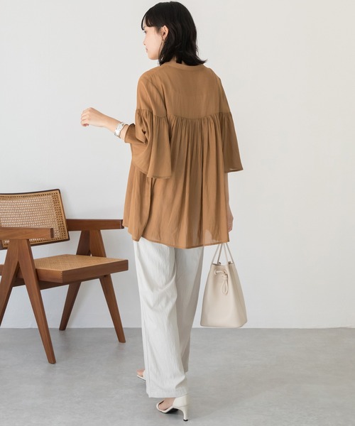 LAVEANGE（ラビアンジェ）の「ギャザーフレアブラウス（シャツ/ブラウス・レディース・アイボリー/ブラック/ブラウン・4L/3L/LL/M/5L）」の19枚目の写真