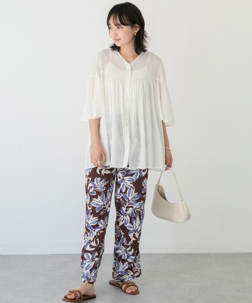 LAVEANGE（ラビアンジェ）の「ギャザーフレアブラウス（シャツ/ブラウス・レディース・アイボリー/ブラック/ブラウン・4L/3L/LL/M/5L）」の12枚目の写真